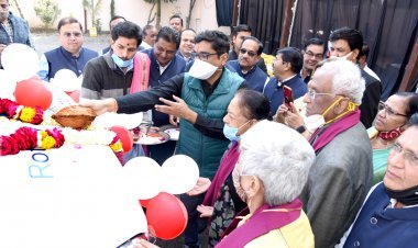 देश की संस्कृति में दानवीरों का सदैव सम्मान होता आया है, रोटरी मोबाइल ब्लड बैंक वाहन सेवा का अप्रतिम उदाहरण है- कलेक्टर पुरुषोत्तम