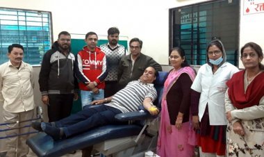 समाजसेवी काकानी ने मातृशक्ति के लिए समर्पित किया 96वां रक्तदान, 2021 में घातक बीमारियों के बीच स्वस्थ रहकर चौथी बार रक्तदान को बताया सौभाग्य