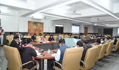 फूड एंड ड्रग इंस्पेक्टर शहर के मिलावटखोरों पर मेहरबान, सिर्फ गांव के छोटे दुकानदारों पर ही करते हैं कार्रवाई, DM बोले- कर देंगे सस्पेंड