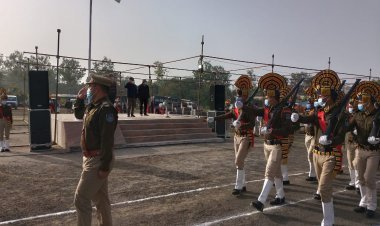 गणतंत्र दिवस के मुख्य समारोह के लिए रतलाम में हुई फुल ड्रेस परेड की रिहर्सल, कलेक्टर ने ली सलामी, 26 जनवरी को प्रभारी मंत्री भदौरिया लेंगे