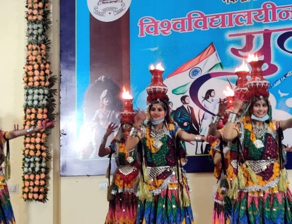 युवा उत्सव कला और संस्कृति से परिचित कराने का महत्वपूर्ण माध्यम, कला-संस्कृति कर्म व शिक्षा में प्रगति के लिए आगे आएं युवा- प्रो. पांडेय