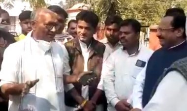 कांग्रेस के राष्ट्रीय महासचिव बोले- ‘2023 का चुनाव आखिरी है, ईमानदारी से नहीं लड़े तो कांग्रेस वापस नहीं आएगी, वर्कर भी नहीं मिलेंगे’ देखें वीडियो
