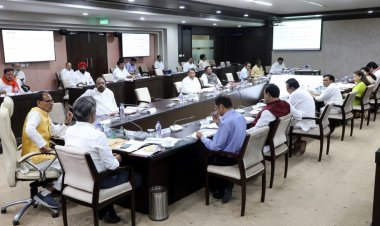 शिवराज कैबिनेट का फैसला : 900 करोड़ से अधिक के 3 सिंचाई प्रोजेक्ट मंजूर, 13 मार्गों पर सिर्फ व्यावसायिक वाहनों से होगी टोल वसूली