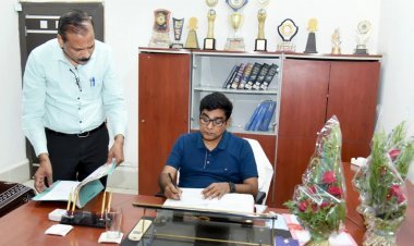 कलेक्टर कुमार पुरुषोत्तम ने जिला सहकारी केंद्रीय बैंक के प्रशासक का पदभार ग्रहण किया, जानिए- क्या दिए कर्मचारियों को निर्देश