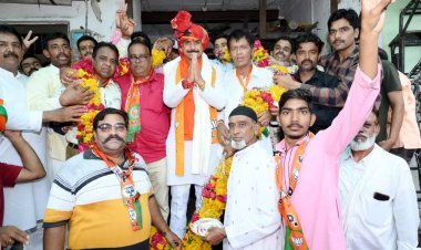 भाजपा का जनसंपर्क : हर वार्ड में बनाए जाएंगे दो-दो सुलभ शौचालय, खेल स्पर्धाओं का भी होगा आयोजन- प्रहलाद पटेल