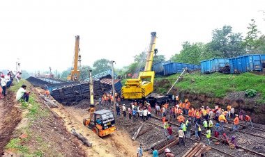 रेल हादसे का असर : 24 घंटे बाद भी रतलाम-वडोदरा सेक्शन में रेल यातायात बाधित, 59 ट्रेनें के मार्ग बदले, 38 निरस्त, 1 को करना पड़ा रिशेड्यूल