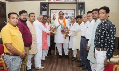 विभिन्न संगठन, संस्था प्रमुख और जनप्रतिनिधि पहुंचे विधायक चेतन्य काश्यप की कुशलक्षेम जाननेे