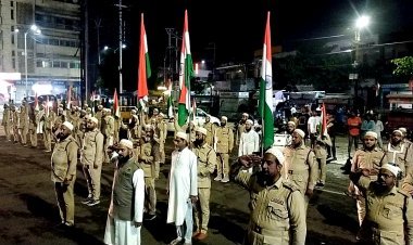 तिरंगा लेकर आजादी की वर्षगांठ मनाने का आह्वान करने निकले दाउदी बोहरा बुरहानी गार्ड, राष्ट्रगान भी गाया