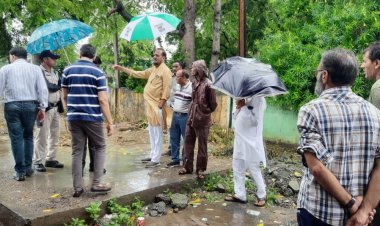 जावरा विकासखंड के चिकित्सा केंद्र बनेंगे आदर्श, विधायक डॉ. पांडेय का कायाकल्प अभियान की बैठक में ऐलान, अस्पताल के वार्डों का निरीक्षण किया