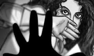 घर छोड़ने के बहाने 11वीं की छात्रा को जबरन बाइक पर बैठा कर ले जा रहा था खेत, छेड़छाड़ भी की, थाने का घेराव हुआ तब दर्ज हुआ केस