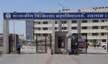 मेडिकल कॉलेज की व्यवस्थाओं से जुड़े अधिकारियों से बोले कलेक्टर- कॉलेज संचालन में ना हो कोई समस्या