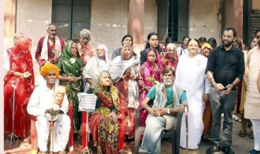रतलाम । नाहर कॉन्वेंट हायर सेकंडरी स्कूल परिवार ने वृद्धाश्रम में वृद्धों के साथ साझा की दीपोत्सव की खुशियां, बुजुर्गों का सम्मान भी किया