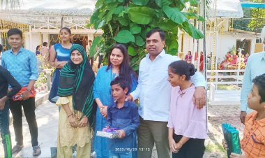 कोरोना में माता-पिता को खो चुके बच्चों ने कलेक्टर सूर्यवंशी व उनके परिवार के साथ मनाई उनके बंगले में मनाई दीपावली