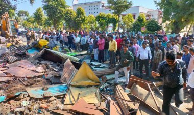 रतलाम में दो दर्जन दुकानों और 3 मकानों पर चले बुलडोजर ताकि गोल्ड कॉम्प्लेक्स बन सके, प्रशासन की सख्ती के आगे नहीं टिका विरोध (देखें वीडियो)