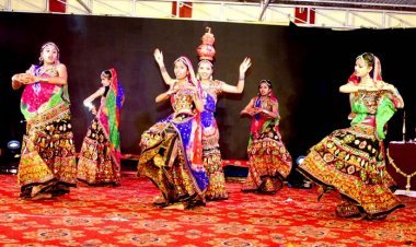 विद्यार्थियों ने सांस्कृतिक प्रस्तुतियों से बाँधा समां, अतिथि बोले- वार्षिकोत्सव व्यक्तित्व को नई पहचान देने का माध्यम