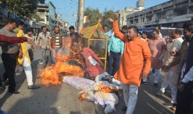 भाजपा ने फूंका पाकिस्तान के विदेश मंत्री बिलावल भुट्टो और पाकिस्तान का पुतला, मुर्दाबाद के नारे भी लगाए