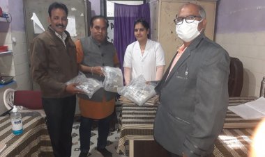 समाजसेवी काकानी ने दिखाई सक्रियता तो दो घंटे में दूर हो गई मनोरोगी की ठंडे पाने से नहाने की समस्या, मिलने लगा गर्म पानी, आईवी सेट भी मिले