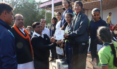 पुरस्कार पाकर खिल उठे नन्हे खिलाड़ियों के चेहरे, कलेक्टर सूर्यवंशी बोले- प्रतिभाओं को निखारने का विधायक का काम प्रशंसनीय है, समापन 12 जनवरी को