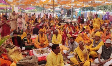 पावन हुई रत्नपुरी : देव आह्वान के साथ शुरू हुआ 24 कुंडीय गायत्री महायज्ञ, वैदिक मंत्रोच्चार के साथ गूंजा गायत्री मंत्र