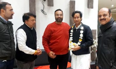 राघौगढ़ विधायक एवं पूर्व मंत्री जयवर्धन सिंह का शहर कांग्रेस उपाध्यक्ष शैलेंद्र सिंह अठाना मित्र मंडल ने किया स्वागत, रतलाम आने का दिया न्योता