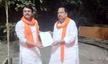 विधायक निधि से शहर की 45 अवैध कॉलोनियों में होंगे दो करोड़ के विकास कार्य, विधायक काश्यप ने महापौर पटेल को सौंपा राशि आवंटन का पत्र