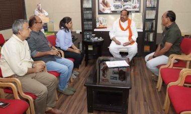 रतलाम : विधायक काश्यप द्वारा महलवाड़ा द्वार के सौन्दर्यीकरण के लिए 25 लाख रुपए और स्वीकृत, कहा- अगस्त तक पूरा करें काम