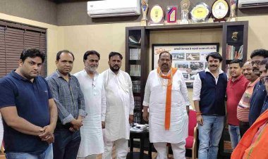 व्यवसायिक लाइसेंस शुल्क पूर्ववत रहने पर महापौर पटेल व भाजपा पदाधिकारियों ने विधायक काश्यप का किया अभिनंदन