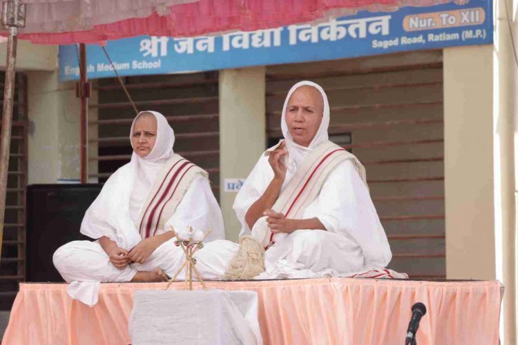 भगवान महावीर के 2622 वें जन्म कल्याणक महोत्सव पर अहिंसा दर्शन को दुनिया में फैलाने का लिया संकल्प, गुणानुवाद सभा हुई, चल समारोह भी निकला