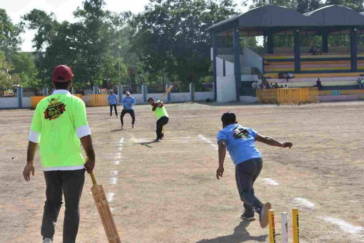 आईटीआई खेल मैदान पर महापौर और निगम अध्यक्ष की उपस्थिति में हुई क्रिकेट मैच की शुरुआत, मैदानों पर छाया रोमांच, दो दिन में हुए 13 मैच