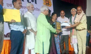 कथा रंग कहानी महोत्सव में आशीष दशोत्तर 'फणीश्वर नाथ रेणु कथा पुरस्कार' से सम्मानित, कहानी 'चे-पा और टिहिया' के लिए मिला सम्मान