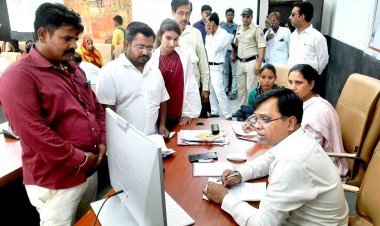 पति के इलाज के लिए लगाई गुहार तो कलेक्टर ने तत्काल स्वीकृत कर दी 15 हजार रुपए की सहायता, दृष्टिहीन बुजुर्ग का बनवाया दिव्यांगता प्रमाण-पत्र, पेंशन भी स्वीकृति