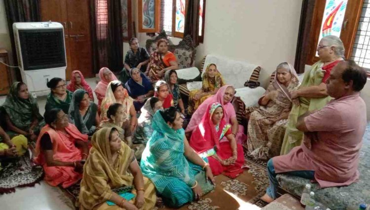 चेतन्य काश्यप फाउंडेशन द्वारा आयोजित की जाने वाली चिदंबरानंदजी की श्रीमद् भागवत कथा को लेकर महिला मण्डल की बैठक संपन्न