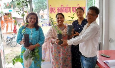 श्रेष्ठ नवनिर्माण फाउंडेशन ने निःशुल्क बांटे पौधे ताकि भावी पीढ़ी को जिंदा रहने के लिए ऑक्सीजन दुकानों से नहीं खरीदना पड़े
