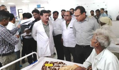 मेडिकल कॉलेज में उज्जैन कमिश्नर डॉ. गोयल क्यों हुए नाराज, डीन डॉ. गुप्ता को क्या दी हिदायत, पढ़ें पूरी खबर