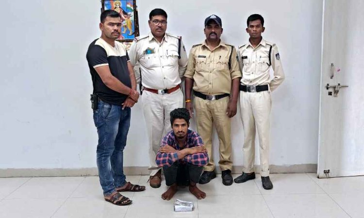 बाइक सवार का बैग चुराने वाला गिरफ्तार, चोरी हुआ मोबाइल और रुपए जब्त, चार केस और दर्ज हैं आरोपी के खिलाफ