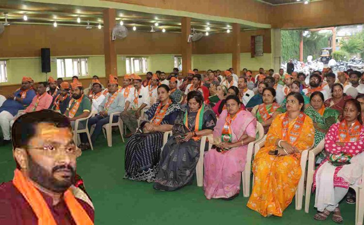 भाजपा के संयुक्त मोर्चा सम्मेलन में बारडोली विधायक ईश्वर परमार ने किया ‘मेरा बूथ - सबसे मजबूत’ क्रियान्वन करने का आह्वान