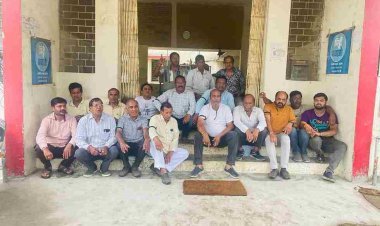 अनाज मंडी व्यापारियों ने काली पट्टी बांधकर धरना व प्रदर्शन किया, सरकार विरोधी नारे भी लगाए, आगे भी जारी रहेगा आंदोलन