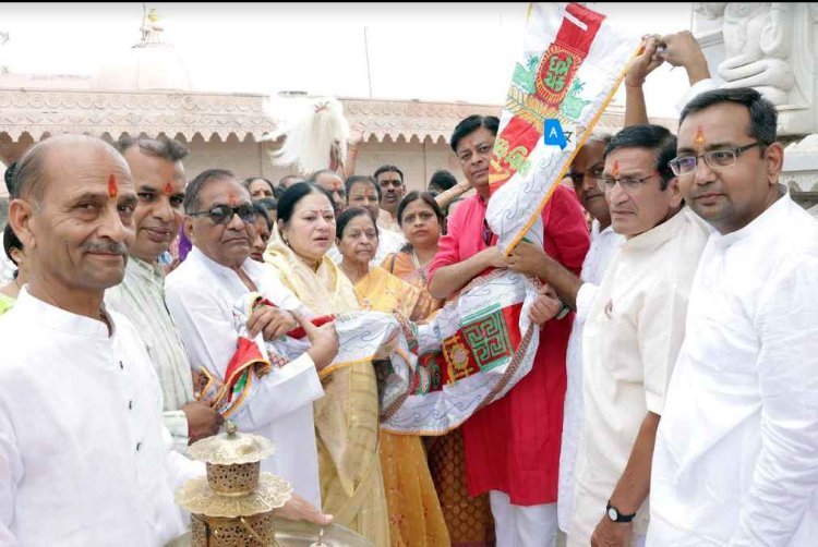 जयंतसेन धाम मंदिर की आठवीं वर्षगांठ पर हुआ ध्वजारोहण समारोह, धार्मिक अनुष्ठान में विधायक चेतन्य काश्यप सपरिवार हुए शामिल