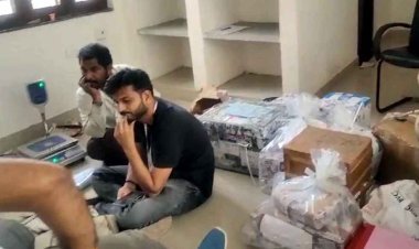 चूक या अनदेखी ? रतलाम पुलिस को दिया चकमा, बांसवाड़ा पुलिस ने जब्त किया DP ज्वैलर्स का 14 करोड़ का सोना-चांदी, 3 आरोपी गिरफ्तार, आयकर व जीएसटी विभाग को सौंपा, देखें वीडियो...