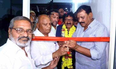 रतलाम : कांग्रेस प्रत्याशी पारस सकलेचा 'दादा' के केंद्रीय चुनाव कार्यालय का उद्घाटन, पदाधिकारियों ने लिया बहुमत से विजयश्री दिलाने का संकल्प