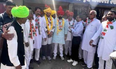 यही तो संस्कार हैं : पूर्व धर्मस्व मंत्री पं. मोतीलाल दवे के समाधि स्थल पर पुष्पांजलि अर्पित, बुजुर्गों से समस्याएं जानीं, युवाओं से किया संवाद