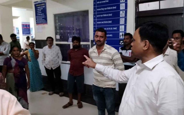 डिलीवरी के 5 हजार रुपए मांगने की शिकायत पर मातृ एवं शिशु चिकित्सालय पहुंचे कलेक्टर, अव्यवस्थाएं देख लगाई जिम्मेदारों को फटकार