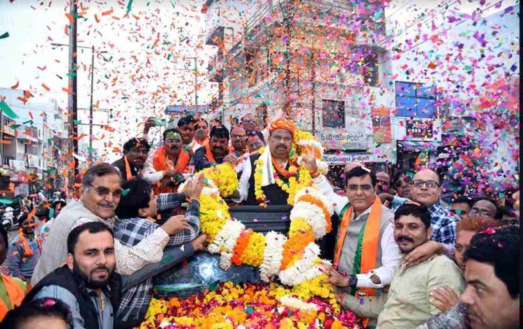 भाजपा विधायक चेतन्य काश्यप ने प्रचंड जीत के बाद विजय जुलूस में मतदाताओं को दिया धन्यवाद, शहर में एक साथ मनी दीपावली एवं होली
