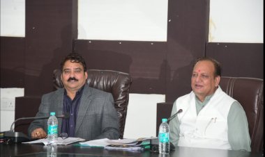 आमजन की कठिनाइयों को लेकर अधिकारी संवेदनशील बनें, अवैध कॉलोनियों में विकास के लिए तय हो जिम्मेदारी- डॉ. राजेंद्र पांडेय