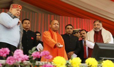 CM योगी ने अयोध्या धाम में डिजिटल टूरिज्म एप और अयाेध्या पुलिस की वेबसाइट को किया लॉन्च, ई-वाहनों की भी शुरुआत की