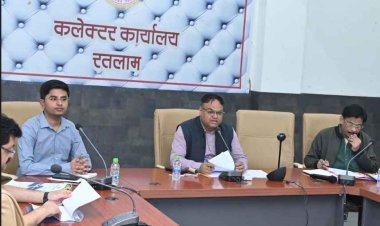 DM की हिदायत : स्कूल प्रबंधन ने विद्यार्थियों को दुकान विशेष से पाठ्य सामग्री खरीदने के लिए बाध्य किया तो खैर नहीं