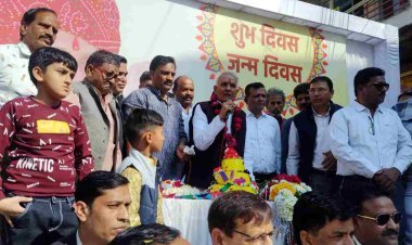 धूमधाम से मना पूर्व गृहमंत्री हिम्मत कोठारी का जन्मदिन, जिला अस्पताल में इन्वर्टर भेंट किया तो गोशाला में हुई गोसेवा