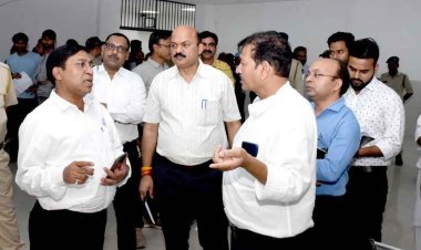 मेडिकल कॉलेज की खामियों ने बढ़ाया संभागायुक्त गुप्ता का पारा, जताई नाराजगी जताई, कहा- रोगियों को समय पर मिले चिकित्सा सुविधाएं