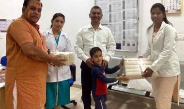 सकारात्मक प्रयास : काकानी सोशल वेलफेयर फाउंडेशन ने मेडिकल कॉलेज को उपलब्ध कराई ड्रेसिंग सामग्री, ताकि मरीजों को न हो परेशानी