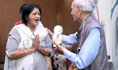 साहित्य जगत : अंतरराष्ट्रीय लघुकथा अधिवेशन में साहित्यकार डॉ. सुनीता श्रीवास्तव और नारायणी मानवेंद्र माया ‘बधेका’ सम्मानित